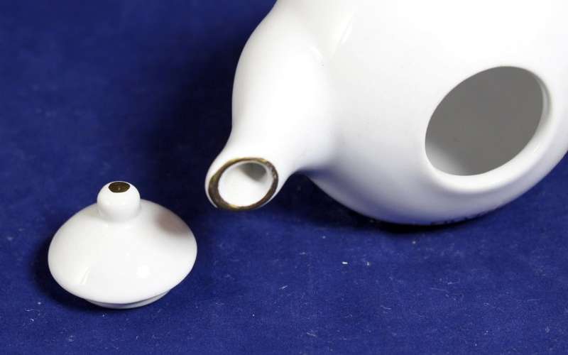Bath small tea pot