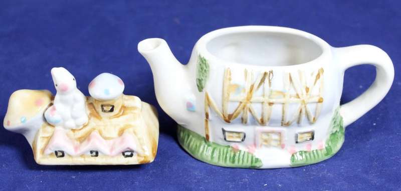 Small Character Tea Pot - Gorgeous!