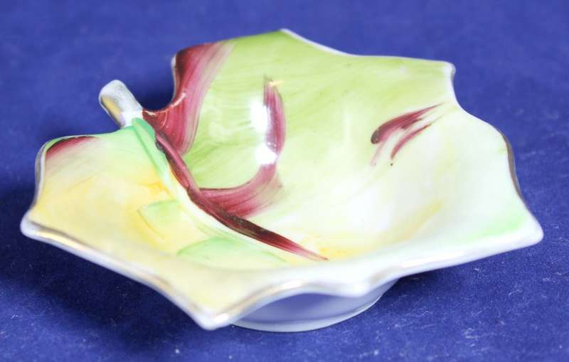 Leaf Shaped - Trinket Bowl - Gorgeous!