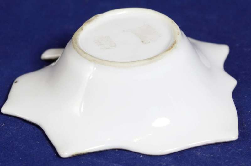 Leaf Shaped - Trinket Bowl - Gorgeous!