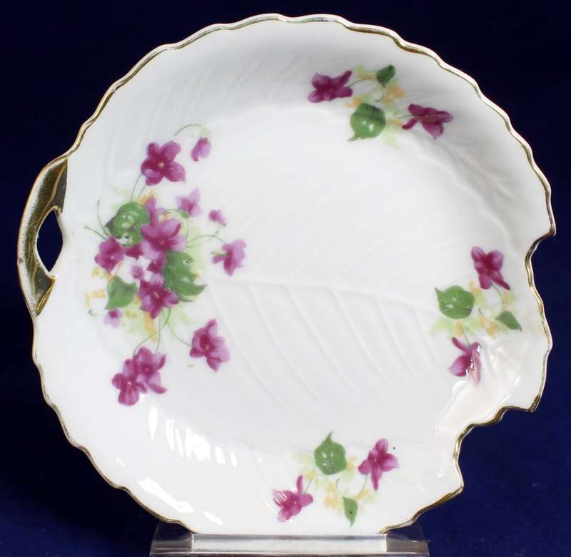 Vertex leaf bowl with flowers
