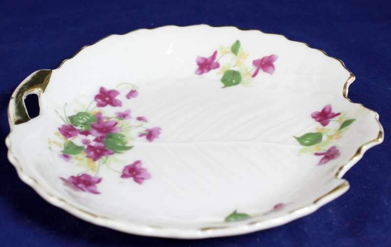 Vertex leaf bowl with flowers