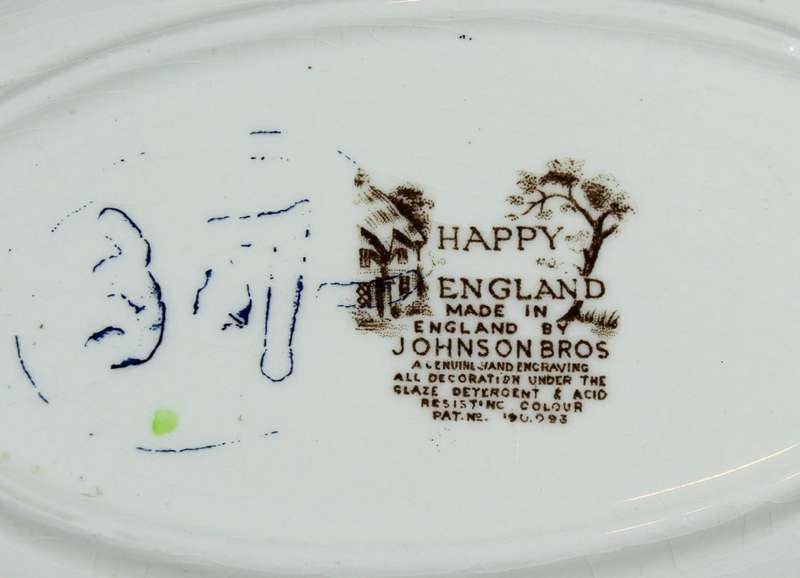 Johnson Bros - Happy England - Gravy Boat & Saucer - A Beauty! - Bid Now!!!