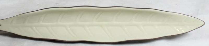 Porcelain leaf - knife rest