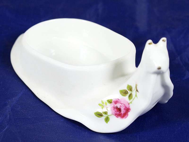 Cottage rose - Taiwan - snail trinket dish
