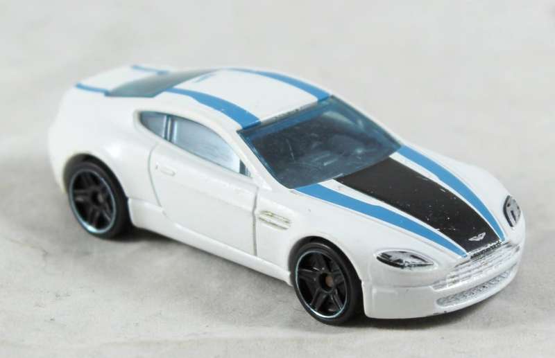 Hot Wheels - Aston Martin - V8 Vantage - Bid now!!