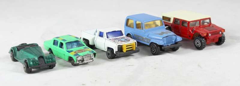 5 Diecast Cars - Bid now!!