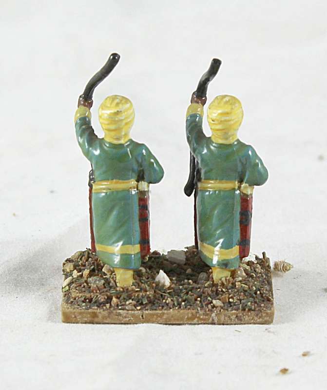Lead figurines - pair of Arabian archers