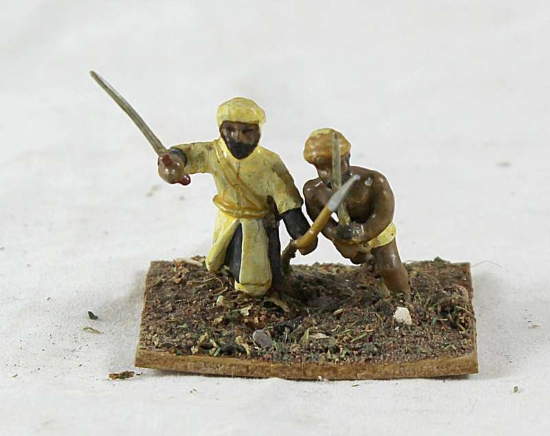 Lead figurine - pair of Eastern foot soldiers