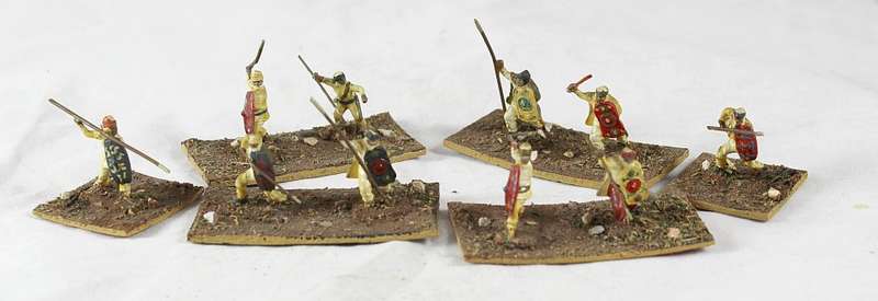 Plastic figurine - Eastern foot soldiers - four doubles & two singles