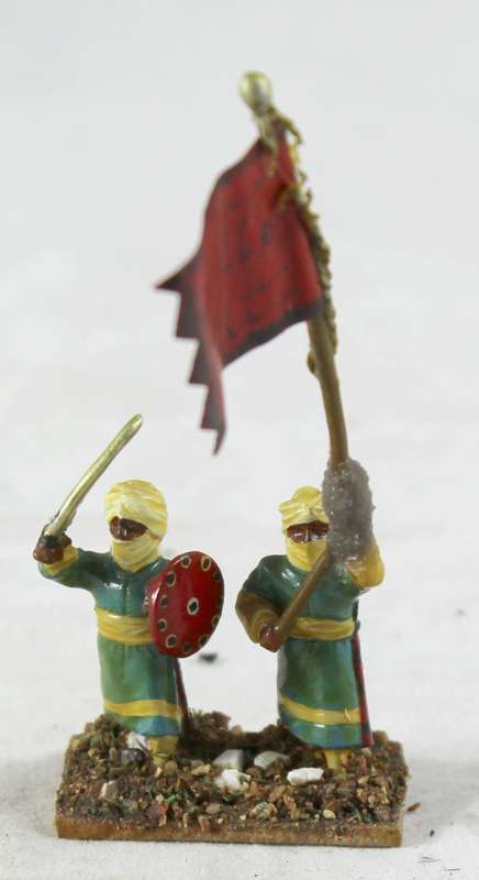 Lead figurine - Arabian flag carrier and warrior