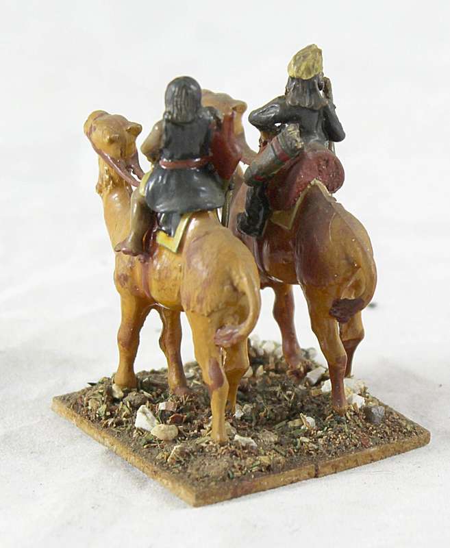 Lead figurine - pair of Arabian camelback warriors