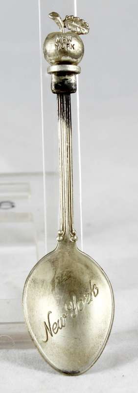 Souvenir Teaspoon - New York - The Big Apple - Beautiful!