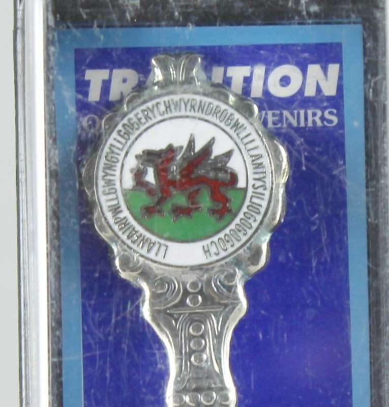 Souvenir spoon - Llanfairpwllgwyngyllgogerychwyrndrobwllllantysiliogogogoch