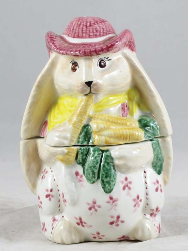 Character jar - rabbit eating carrots