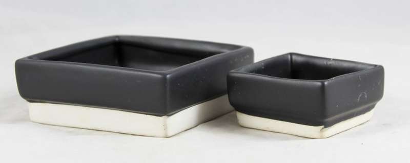 Pair trinket bowls