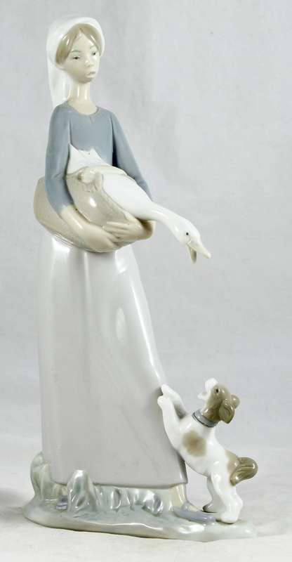 Llardo - Woman with a Goose & Dog - Beautiful!
