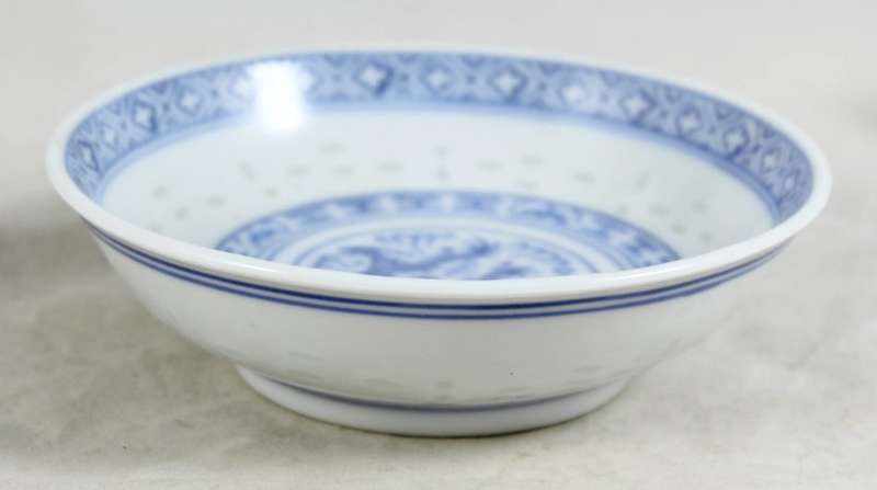 Chinese Porcelain - Condiment Bowl - Dragon Motif - Beautiful!