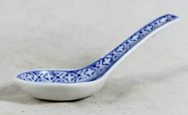 Chinese Porcelain - Blue & White - Very Small Spoon - Beautiful!