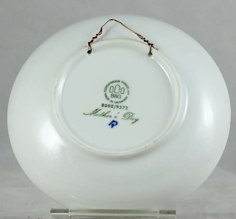 Copenhagen - Porcelain Wall Plate - Mother`s Day 1972 - Beautiful! - Bid Now!!