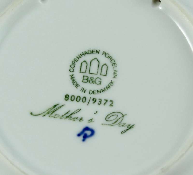 Copenhagen - Porcelain Wall Plate - Mother`s Day 1972 - Beautiful! - Bid Now!!