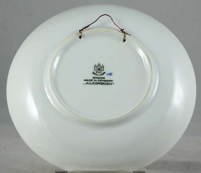 Copenhagen - Porcelain Wall Plate - Julegroden 1963