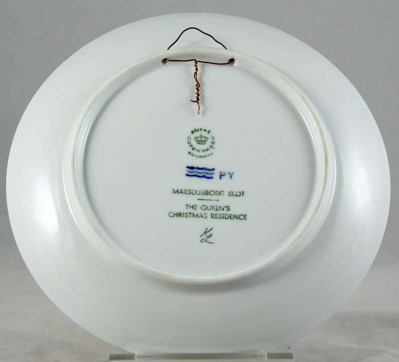 Copenhagen - Porcelain Wall Plate - The Queen`s Christmas Residence 1975