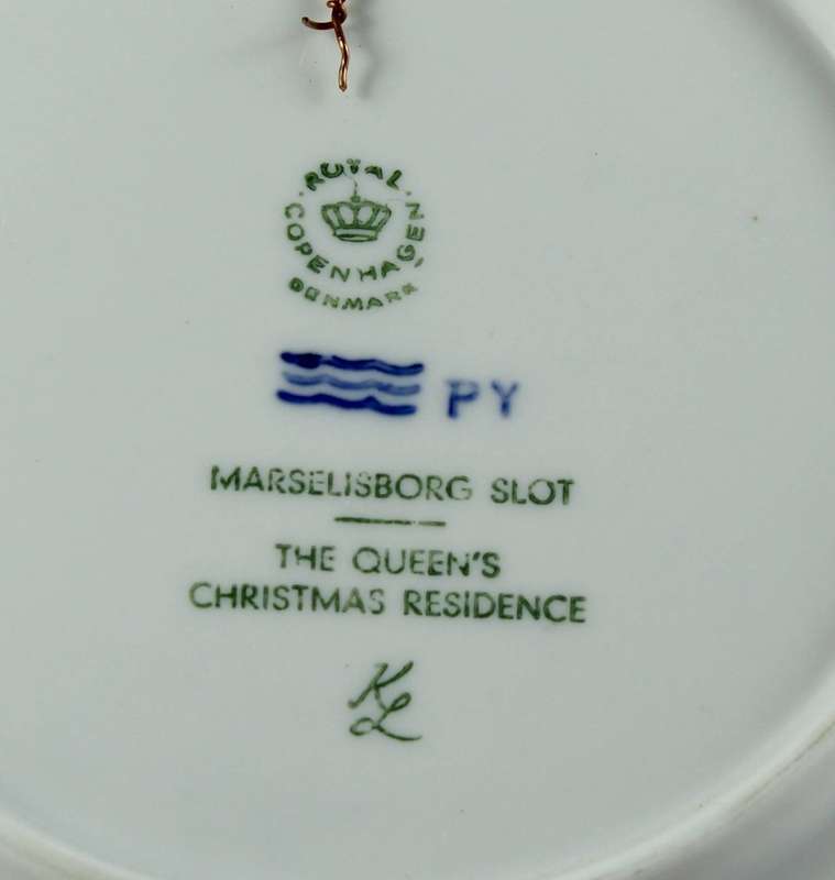 Copenhagen - Porcelain Wall Plate - The Queen`s Christmas Residence 1975