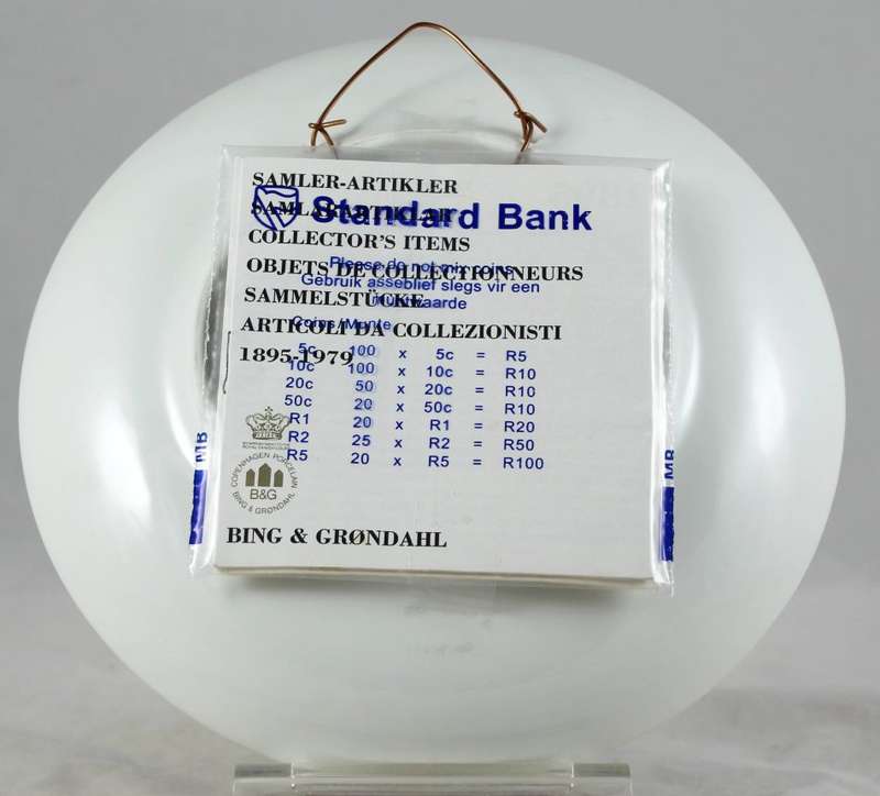 Copenhagen - Porcelain Wall Plate - White Christmas 1979