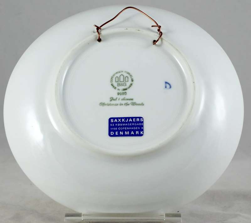 Copenhagen - Porcelain Wall Plate - Christmas In The Woods 1980