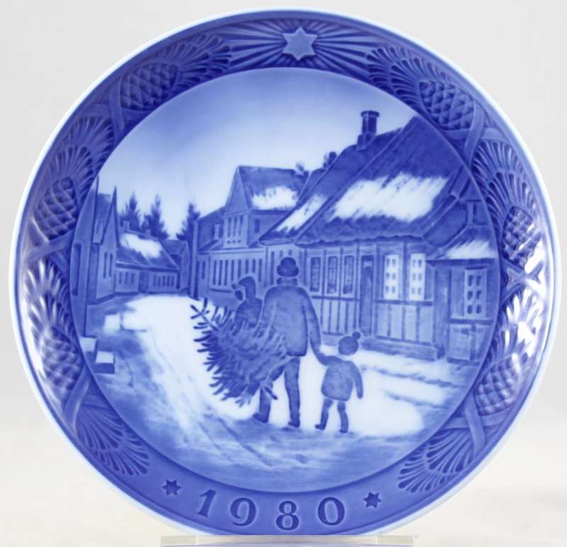 Copenhagen - Porcelain Wall Plate - Bringing Home The Christmas Tree 1980