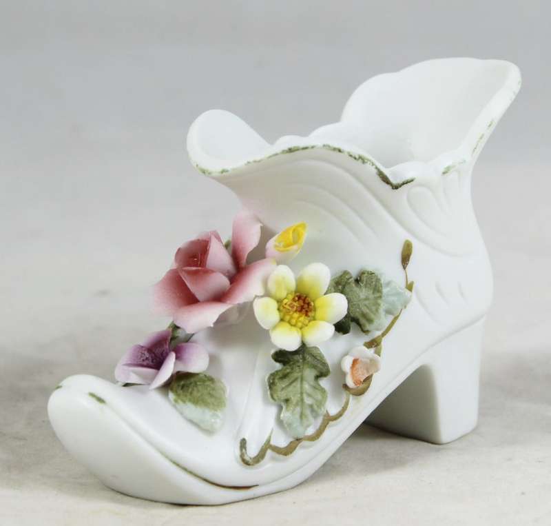 Balboa - boot - embossed flowers