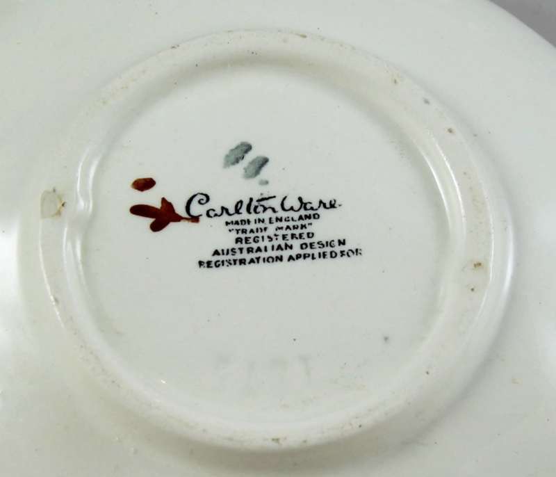 Carlton Ware - Australian design - yellow leaf trinket dish