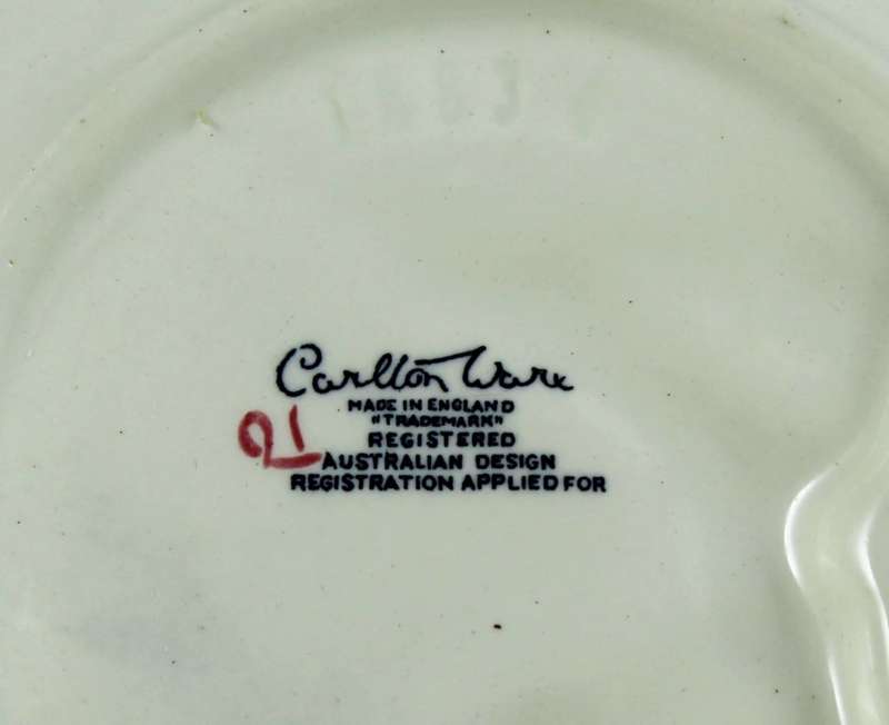 Carlton Ware - Australian design - yellow leaf shaped trinket dish