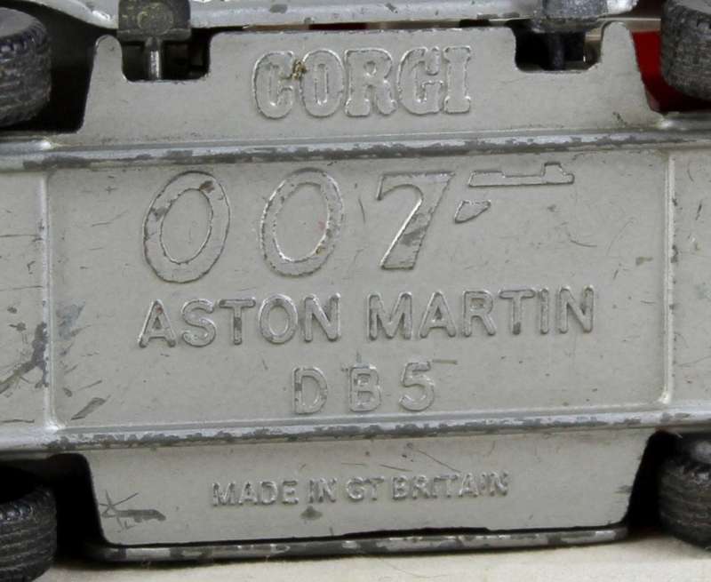 Corgi - 007 Aston Martin DB5 - Bid now!!