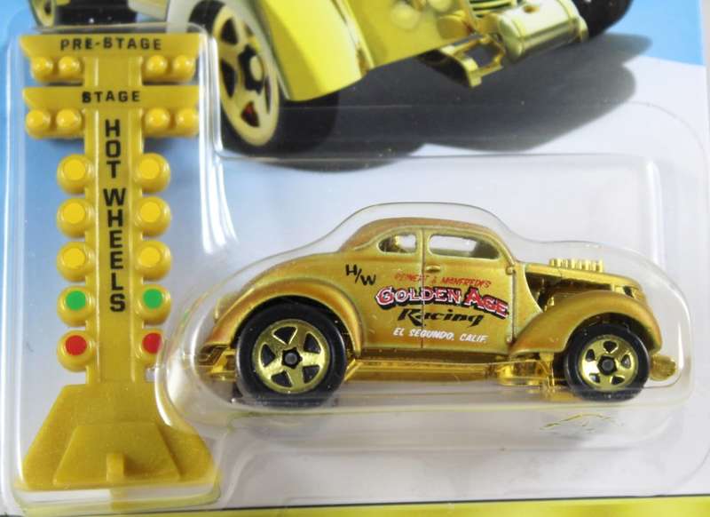 Hotwheels - Pass `n Gasser & stage light