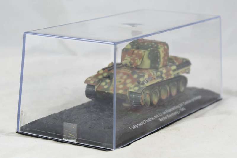 Flakpanzer Panther mit 3.7cm Flakzwilling - Berlin 1945 - Bid now!!