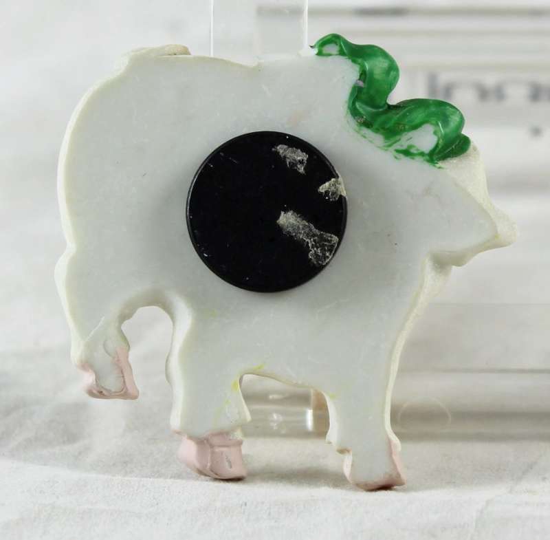 Pig Magnet - Wearing Green Bow - White - Gorgeous!