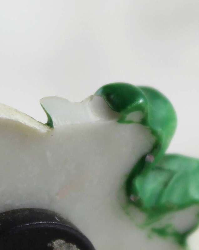 Pig Magnet - Wearing Green Bow - White - Gorgeous!