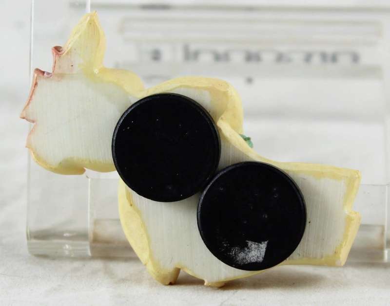 Pig Magnet - With Flowers & Hat - Gorgeous!