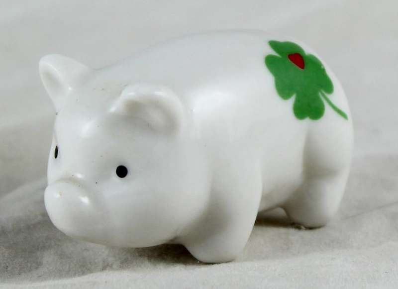 Little White Pig - 4 Leaf Clover - Gorgeous! - Bid Now!!!
