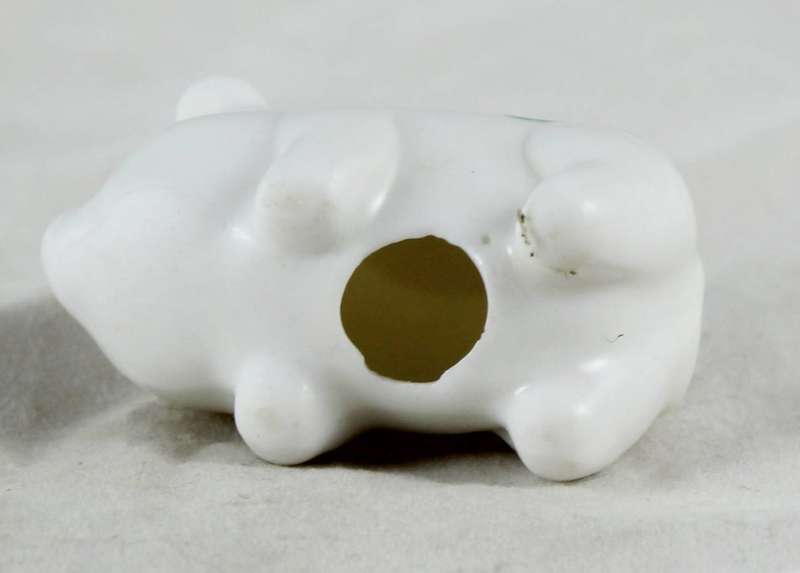 Little White Pig - 4 Leaf Clover - Gorgeous! - Bid Now!!!