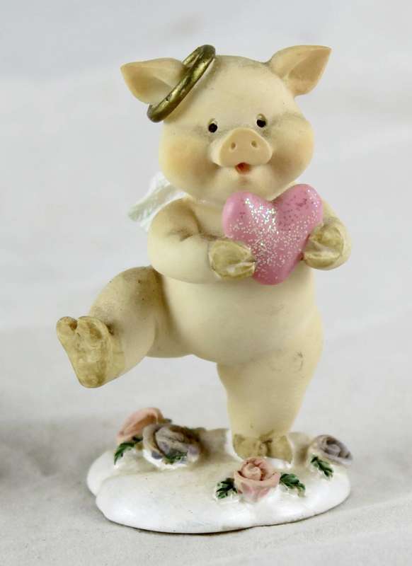 Small cupid pig
