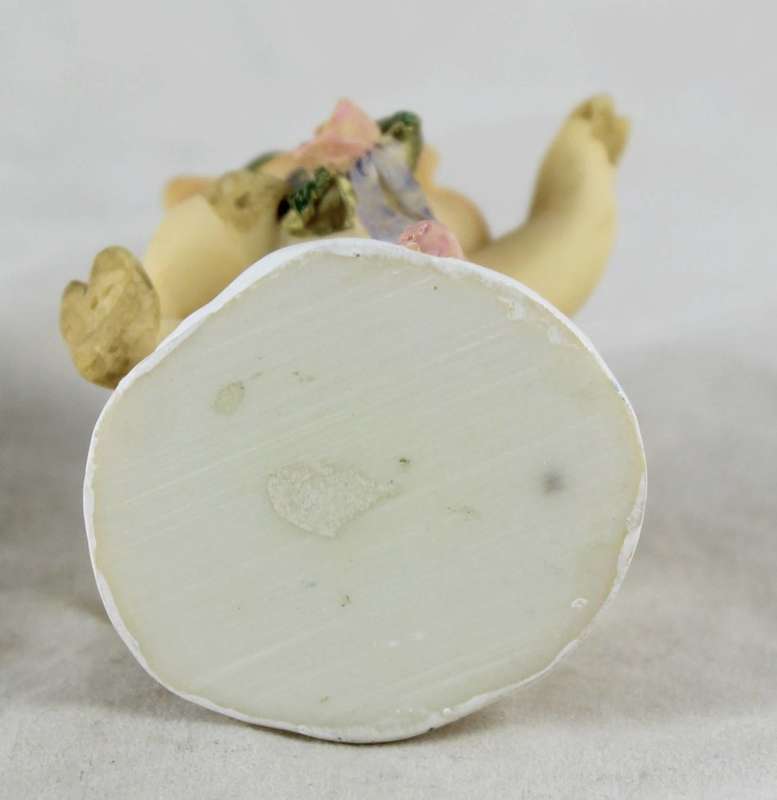 Angel pig with lyre