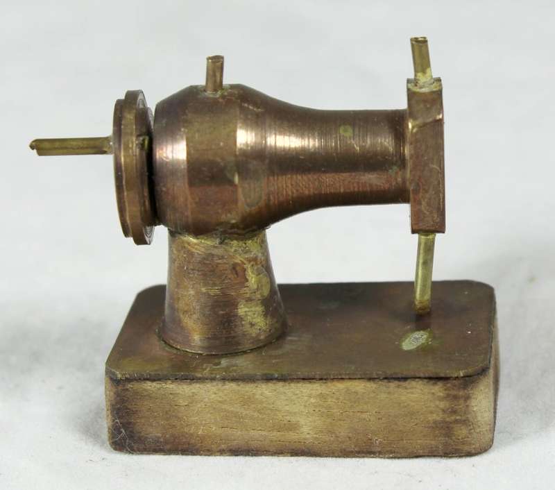 Miniature Brass - Sewing Machine - Gorgeous! - Bid Now!!!