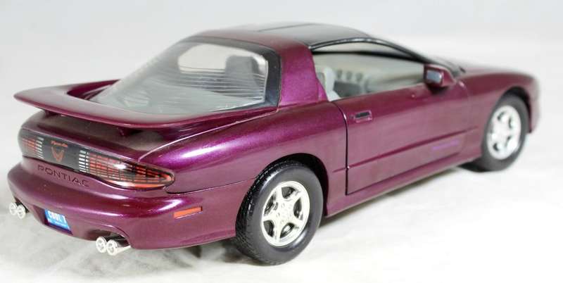 ERTL - 1996 Pontiac Firebird - 1:18 scale model
