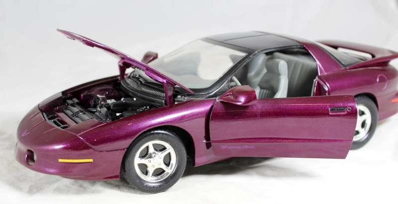 ERTL - 1996 Pontiac Firebird - 1:18 scale model