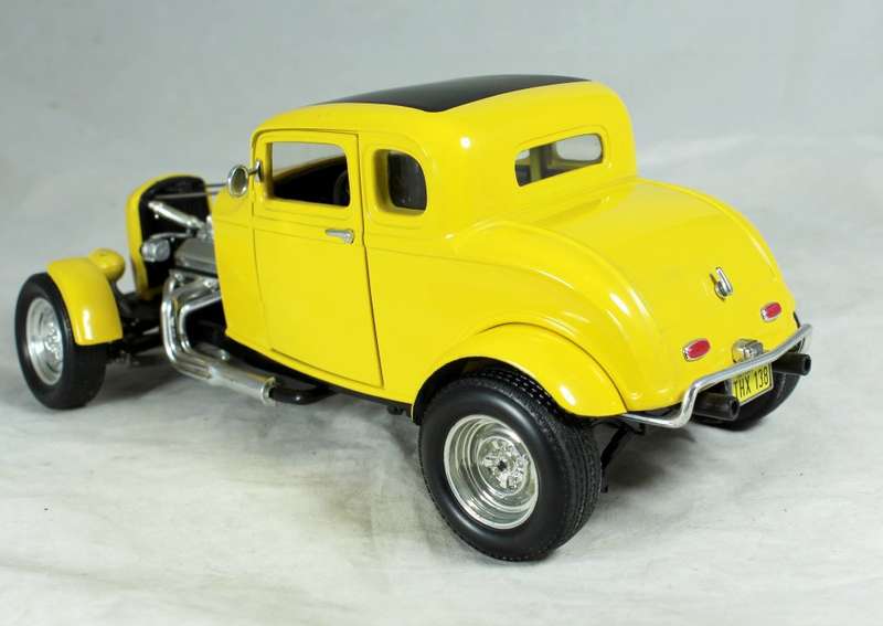 ERTL - 1932 Ford deuce coupe - 1:18 scale model