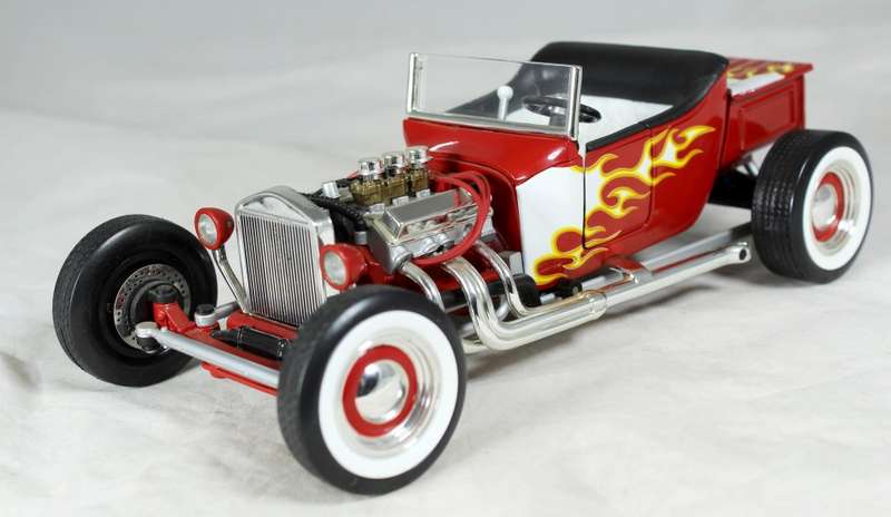 ERTL - Racing champions - 1923 Ford T-Bucket
