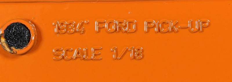 Road Signature - 1934 Ford pick-up - 1:18 scale model